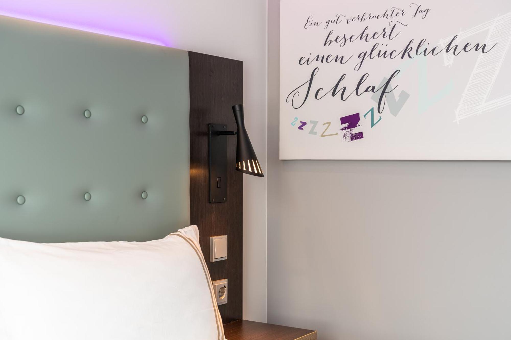 Premier Inn Frankfurt City Europaviertel Франкфурт-на-Майне Экстерьер фото